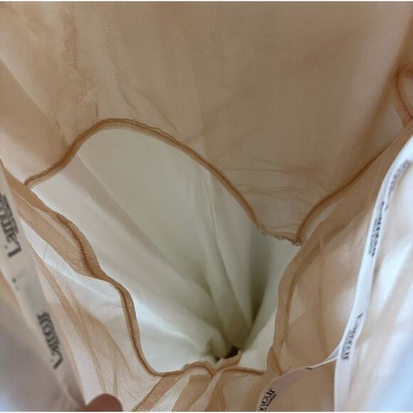 NWT L’amour Claudia White Lace Plunge Neckline Wedding Dress with Slit Size 6 - Picture 10 of 16